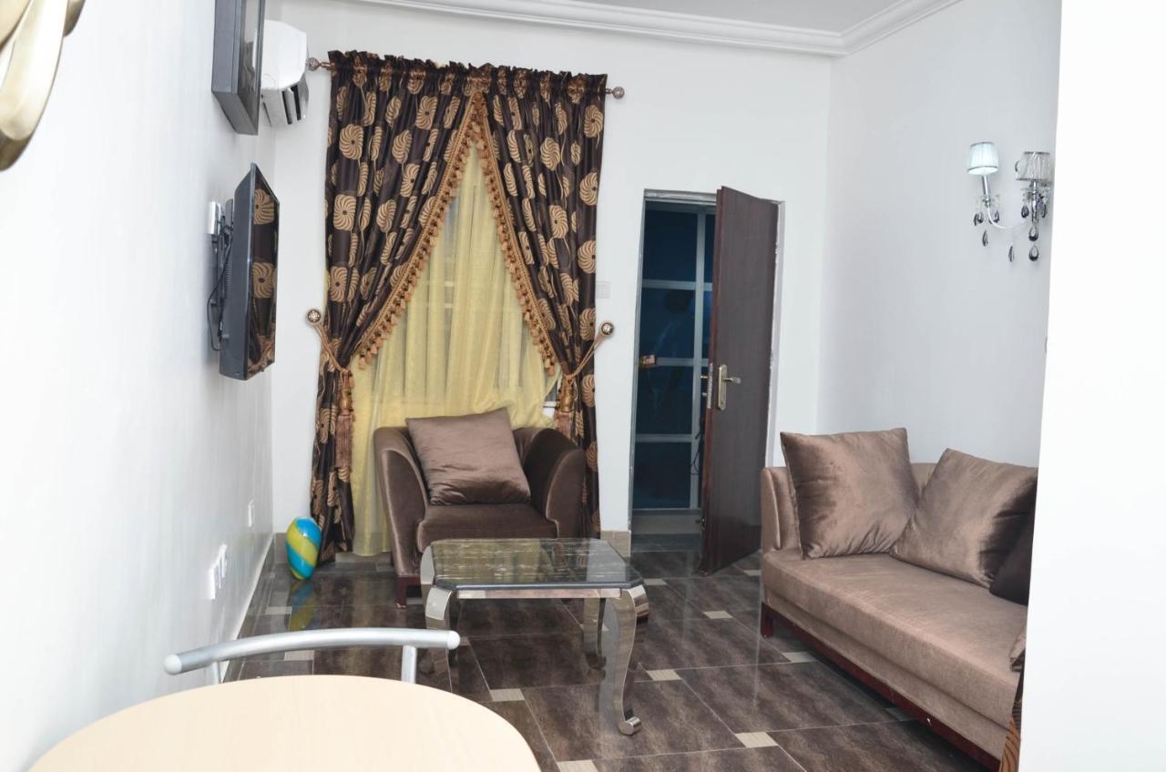 Crystal House International Hotel إلورين المظهر الخارجي الصورة