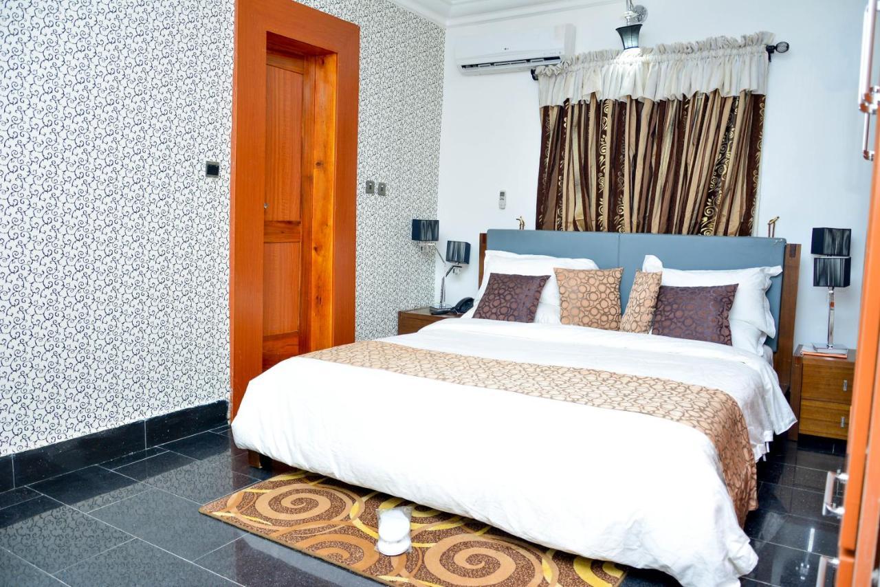 Crystal House International Hotel إلورين المظهر الخارجي الصورة
