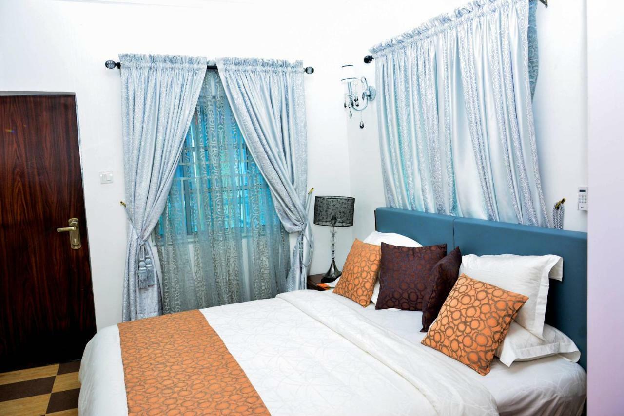 Crystal House International Hotel إلورين المظهر الخارجي الصورة