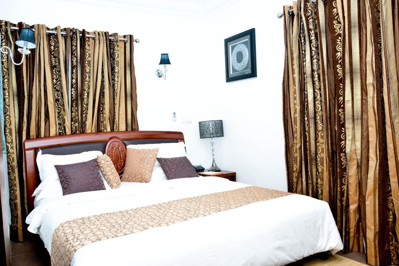 Crystal House International Hotel إلورين المظهر الخارجي الصورة