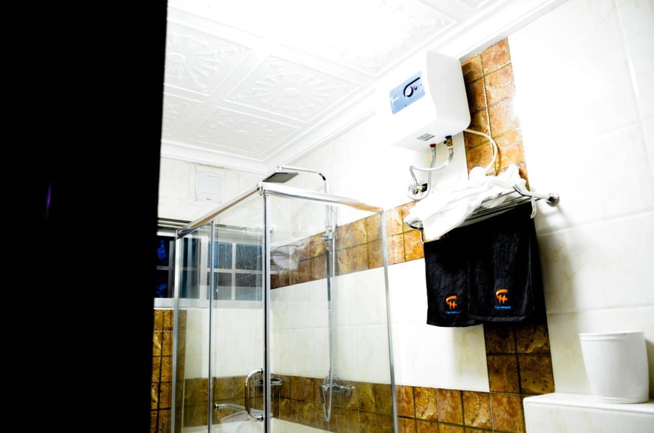 Crystal House International Hotel إلورين المظهر الخارجي الصورة
